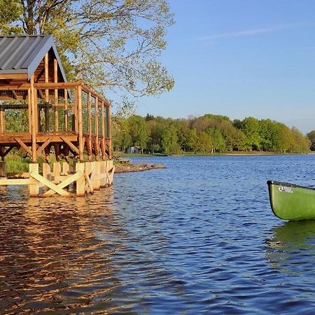 Lacustra Cabanes Accessibles En Canoe Et Chalets Tout Confort Flayat Luaran gambar