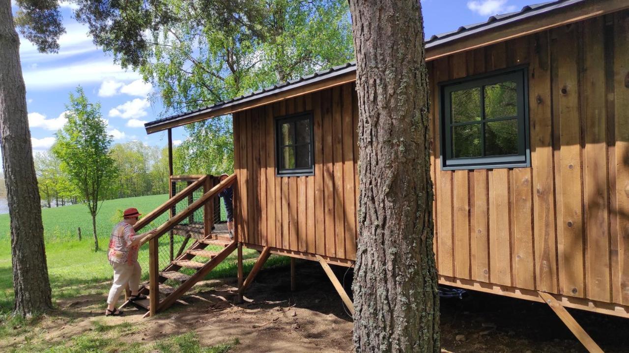 Lacustra Cabanes Accessibles En Canoe Et Chalets Tout Confort Flayat Luaran gambar