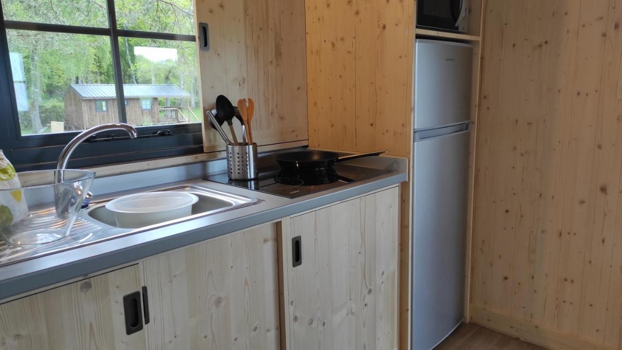 Lacustra Cabanes Accessibles En Canoe Et Chalets Tout Confort Flayat Luaran gambar