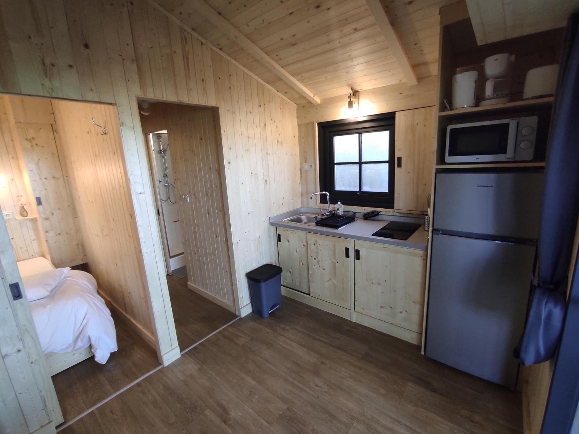 Lacustra Cabanes Accessibles En Canoe Et Chalets Tout Confort Flayat Bilik gambar