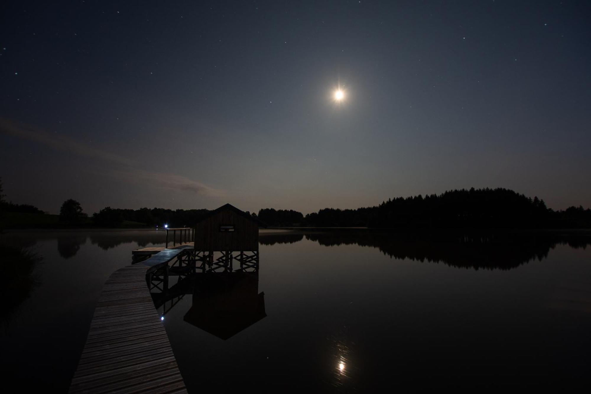 Lacustra Cabanes Accessibles En Canoe Et Chalets Tout Confort Flayat Bilik gambar