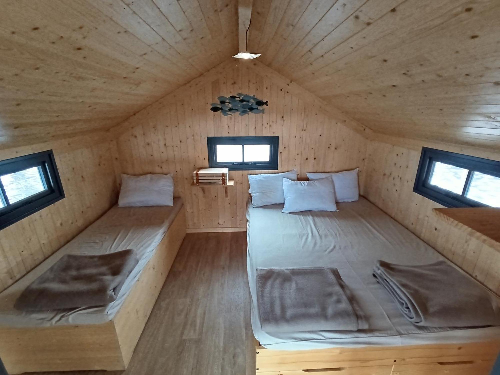 Lacustra Cabanes Accessibles En Canoe Et Chalets Tout Confort Flayat Bilik gambar